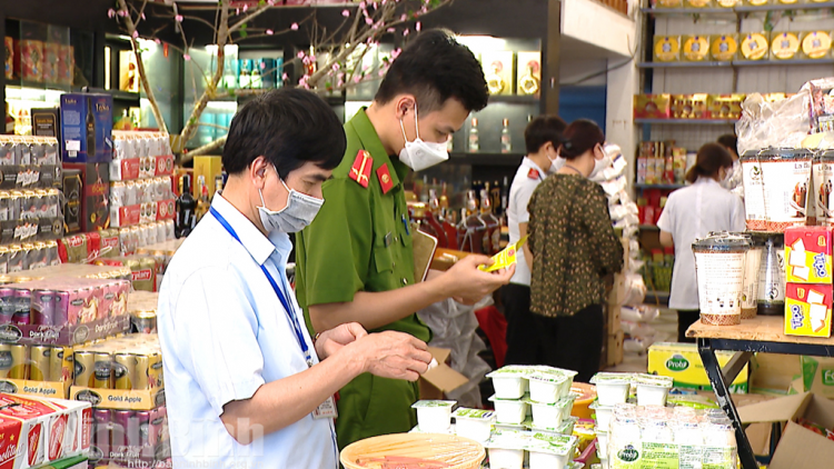 Tăng cường kiểm tra, xử lý nghiêm vi phạm an toàn thực phẩm dịp Tết Nguyên đán Giáp Thìn 2024 (12/1/2024)