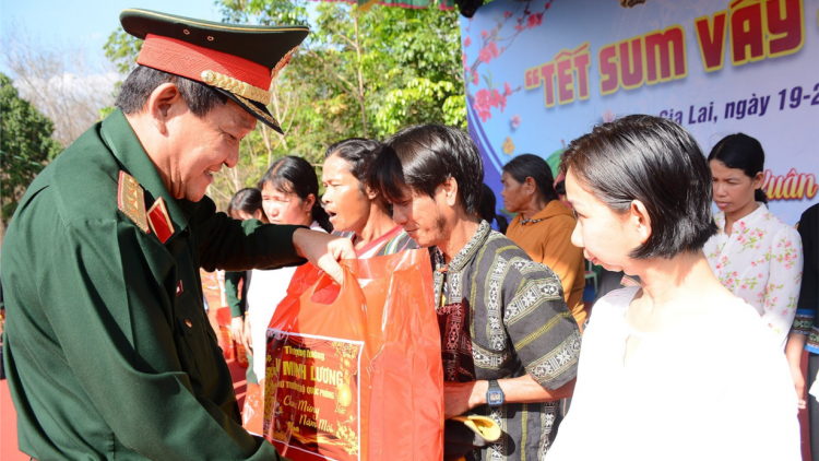 Hơn 10 tỷ đồng tổ chức “Tết sum vầy, xuân chia sẻ” ở biên giới Gia Lai, Kon Tum (20/1/2024)