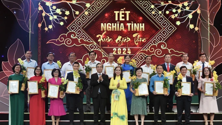 Tết nghĩa tình cho các hộ nghèo ở TPHCM (8/1/2024)