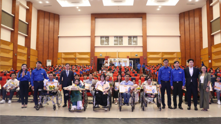 Toả sáng Nghị lực Việt 2024: Tuyên dương 38 gương thanh niên khuyết tật tiêu biểu (07/10/2024)