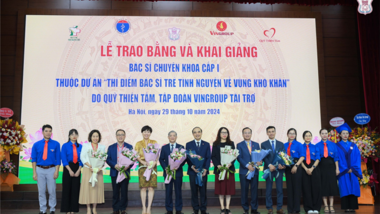 Bộ Y tế: Bàn giao 42 bác sỹ trẻ về công tác tại các huyện khó khăn, biên giới! (29/10/2024)