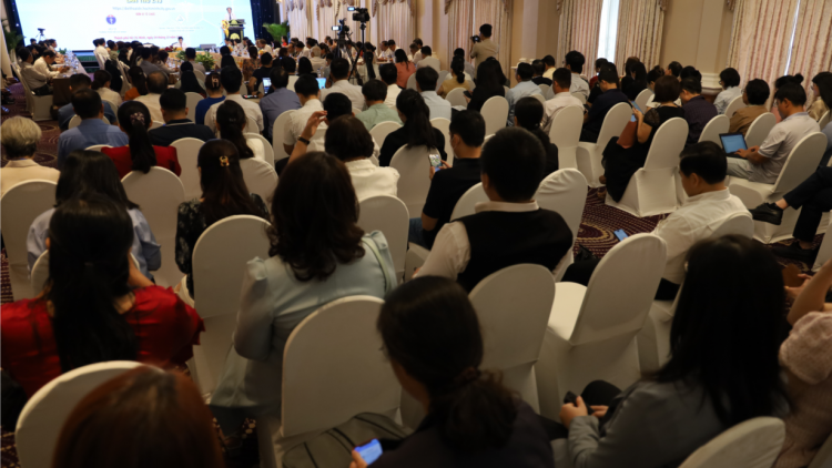 Giá thuốc đấu thầu không được chênh quá 5%, doanh nghiệp dược than khó (4/10/2024)