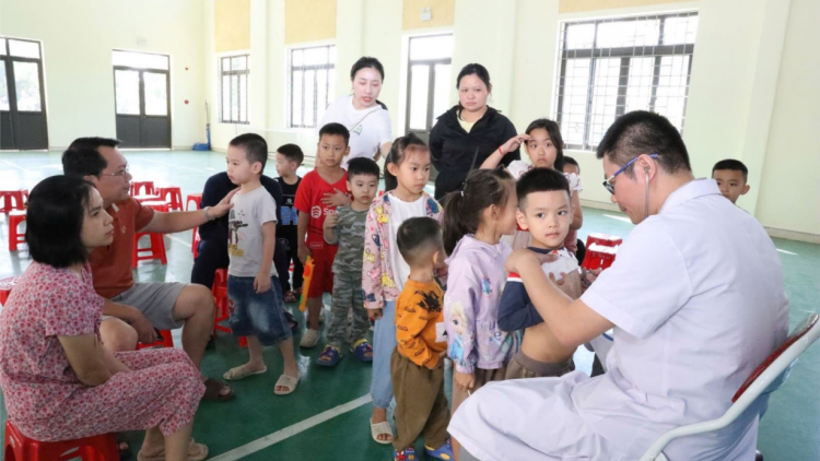 Trên 8.000 trẻ em ở vùng khó Lạng Sơn được khám tim miễn phí (27/10/2024)