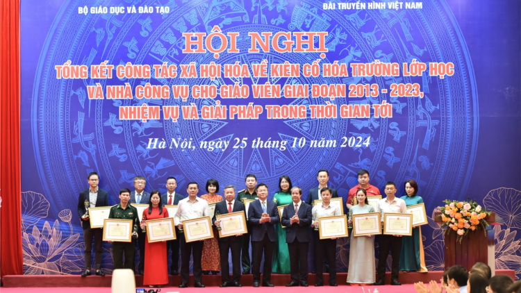 Huy động nguồn lực xã hội hóa để kiên cố hóa trường, lớp, nhà công vụ cho giáo viên (25/10/2024)
