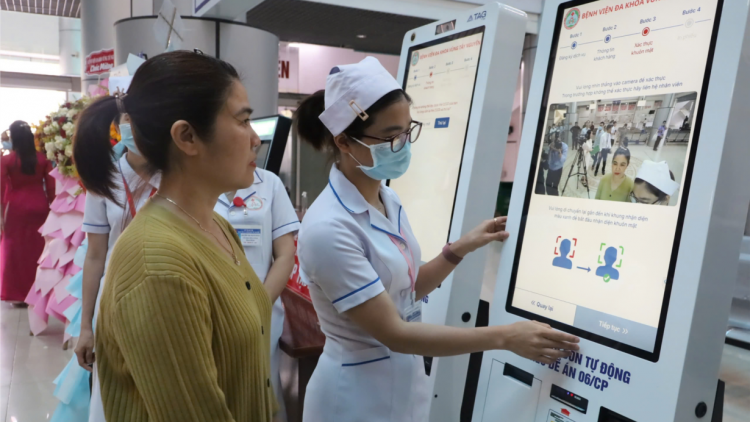 Đắk Lắk triển khai mô hình khám chữa bệnh sử dụng sinh trắc học, Kiosk tự phục vụ (30/10/2024)