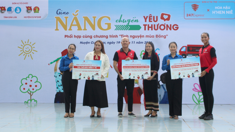 "Giao nắng chuyển yêu thương" về với thiếu nhi vùng khó Đắk Lắk (19/11/2024)