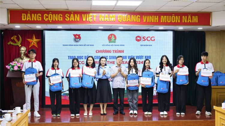 Trao học bổng SCG Sharing the Dream 2024 cho học sinh, sinh viên (12/11/2024)