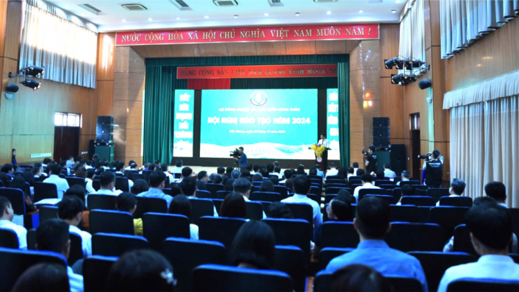 Đẩy mạnh tự chủ và đổi mới công tác đào tạo nhân lực chất lượng cao trong các cơ sở đào tạo của ngành nông nghiệp (12/11/2024)