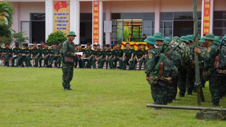 Bồi dưỡng cán bộ trẻ ở Sư đoàn 10, Quân đoàn 3 (01/11/2024)