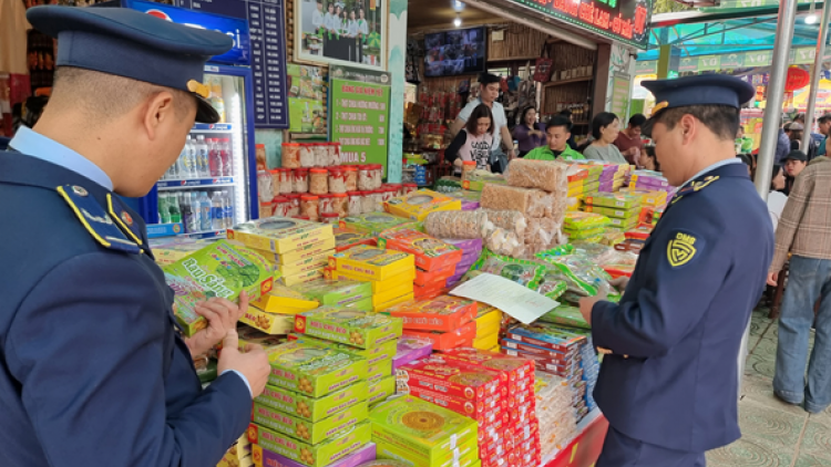 Thủ tướng Chính phủ chỉ đạo tăng cường chống gian lận thương mại, buôn bán hàng giả dịp Tết Ất Tỵ 2025 (24/12/2024)