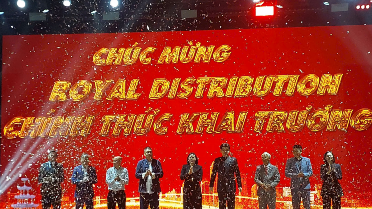 Royal Distribution: Chăm sóc sức khỏe cộng đồng - Vì một Việt Nam tươi đẹp hơn