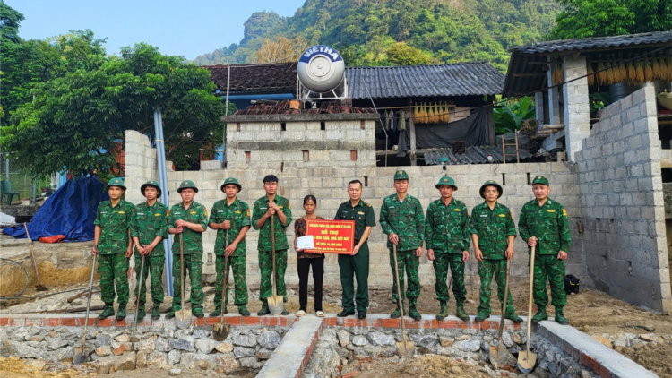 Bộ đội Biên phòng chung tay xóa nhà tạm, dột nát vùng biên giới Cao Bằng (07+08/12/2024)