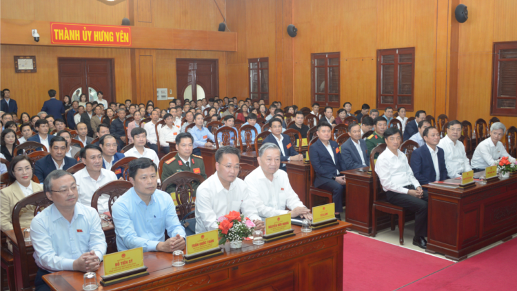 THỜI SỰ 18H CHIỀU 02/12/2024: Tiếp xúc cử tri tỉnh Hưng Yên, Tổng Bí thư Tô Lâm cho biết, hiện chưa có chủ trương sáp nhập các tỉnh thành phố trong cả nước
