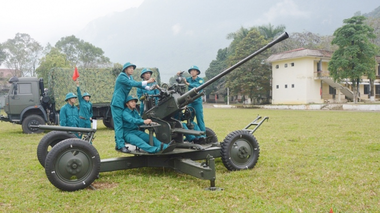 Hậu Giang nâng cao chất lượng huấn luyện Đại đội tự vệ pháo phòng không 37mm-1 (9/12/2024)