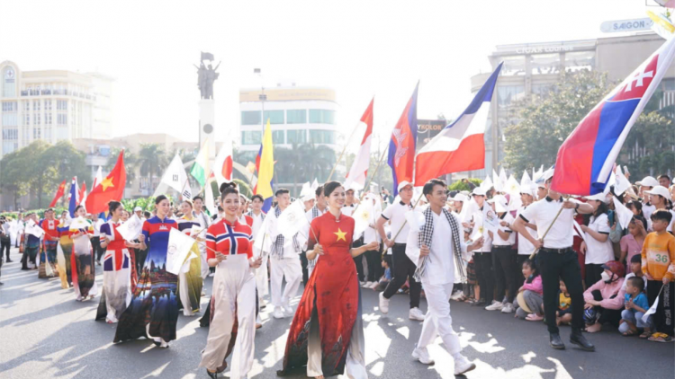 Sẽ có diễu binh, diễu hành tại Lễ hội Cà phê Buôn Ma Thuột và kỷ niệm 50 năm giải phóng Đắk Lắk (04/12/2024)