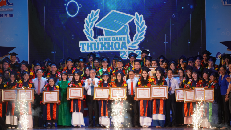 TP.HCM vinh danh 88 thủ khoa năm 2024 (6/12/2024)