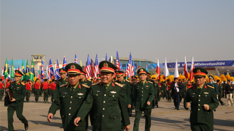 Triển lãm Quốc phòng quốc tế Việt Nam 2024: Những người lính năm xưa tự hào khi quân sự, quốc phòng Việt Nam không ngừng lớn mạnh (06/12/2024)