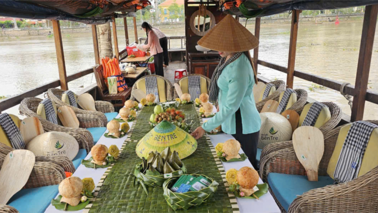 Bến Tre: Nâng chất hoạt động phục vụ du khách dịp Tết dương lịch, Tết cổ truyền (17/12/2024)