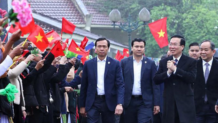 THỜI SỰ 12H TRƯA 24/2/2024: Chủ tịch nước Võ Văn Thưởng dự Chương trình Sắc Xuân trên mọi miền Tổ quốc.