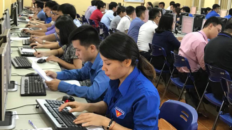 THỜI SỰ 21H 30 NGÀY 15/2/2024: Chính phủ yêu cầu rà soát, bãi bỏ các loại chứng chỉ không cần thiết, hoàn thành trong Quý 2 năm nay