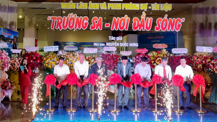 Đắk Lắk: Đa dạng cách thức tuyên truyền, bồi dưỡng tình yêu biển đảo (28/02/2024)