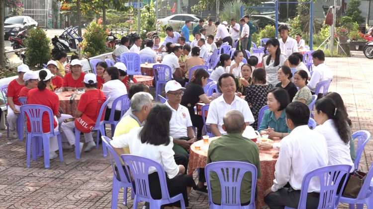 Đối thoại, lắng nghe lòng dân qua mô hình cà phê sáng (11/02/2024)