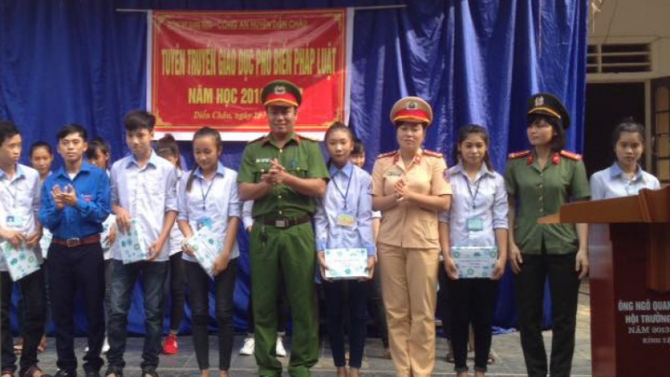 Phổ biến, giáo dục pháp luật cho thanh thiếu niên (19/02)