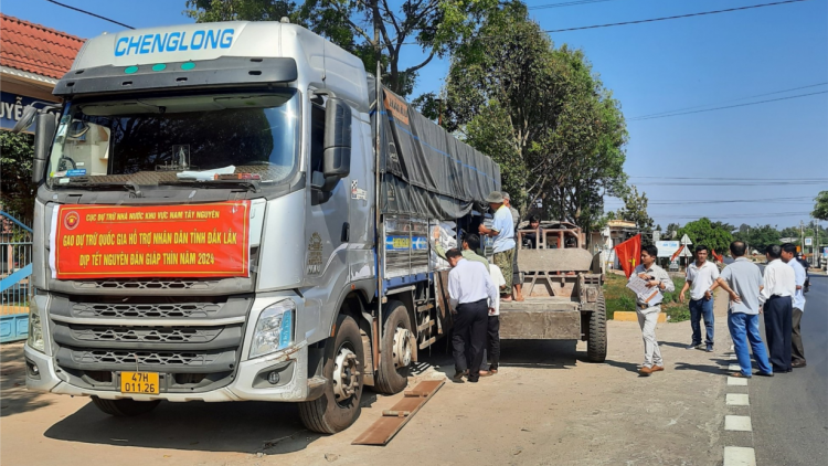 Gần 1.000 tấn gạo của Chỉnh phủ đến với các hộ khó khăn ở Đắk Lắk dịp Tết 2024 (06/02/2024)