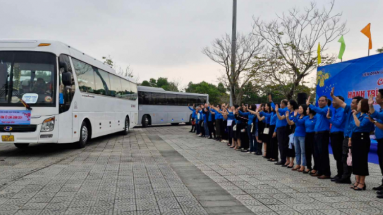 Đà Nẵng tổ chức 85 chuyến xe Công đoàn đưa công nhân về quê đón Tết (07/02/2024)
