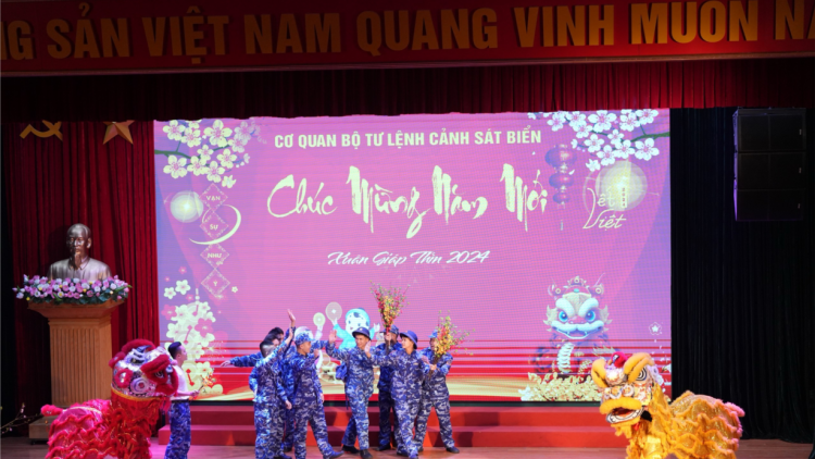 Đêm giao thừa, các tàu cảnh sát biển trực sẵn sàng trên các vùng biển (09/02/2024)