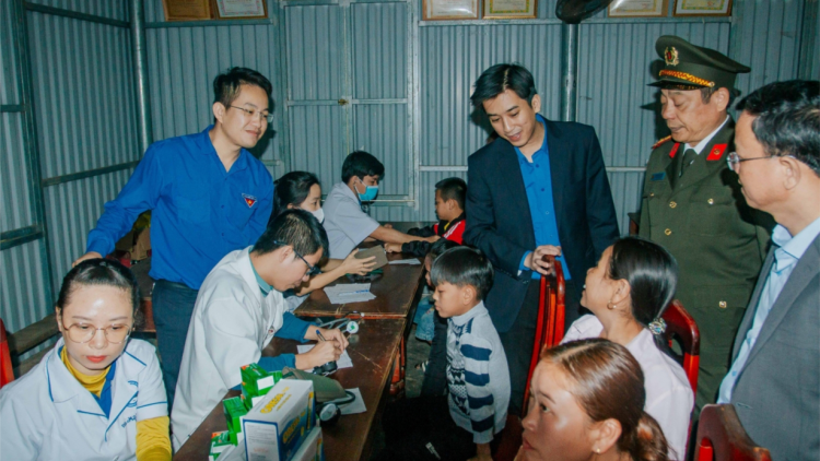 Quảng Bình: Tặng quà, hỗ trợ con giống tại lễ ra quân Tháng Thanh niên (25/2/2024)