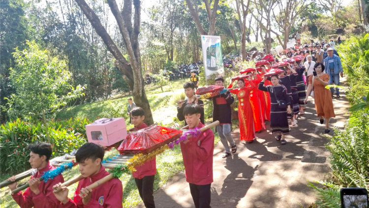 Đắk Lắk: Đa dạng các hoạt động văn hóa, lễ hội các dân tộc phục vụ người dân và du khách (16/2/2024)