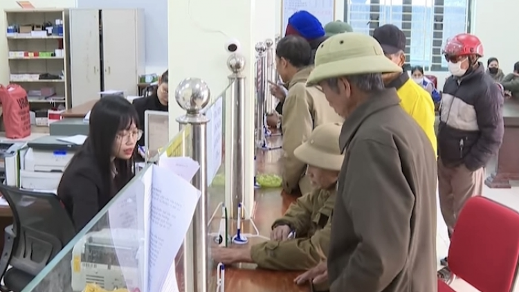 Nghệ An: Những bất cập khi chi trả chế độ bảo hiểm không dùng tiền mặt (20/03/2024)