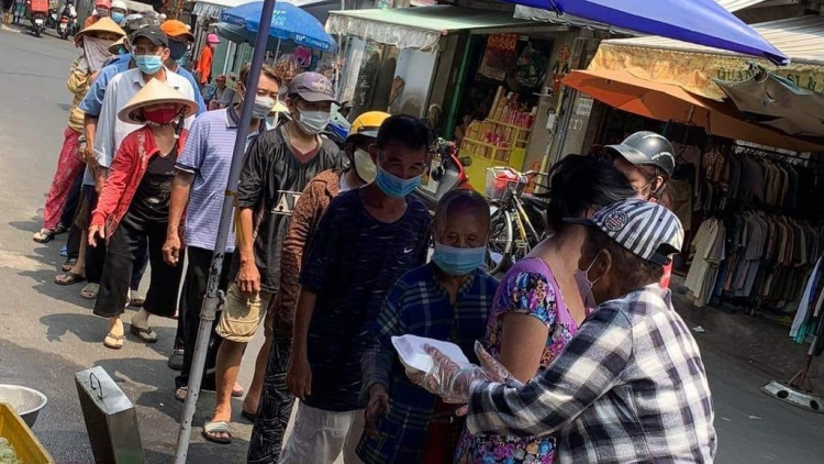 Bếp từ thiện thắp lửa nghĩa tình (08/03/2024)