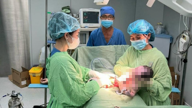THỜI SỰ 21H30 DÊM 16/3/2024: Các bác sỹ bệnh viên Đa khoa tỉnh Bình Dương kịp thời phẫu thuật giúp sản phụ sinh 3 "vượt cạn" thành công.