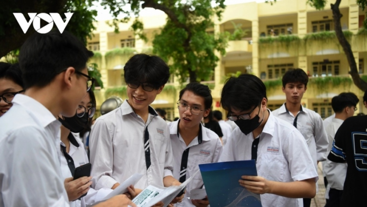 Đề thi tốt nghiệp THPT từ năm 2025: Nhiều điểm mới, nhiều băn khoăn (22/03/2024)