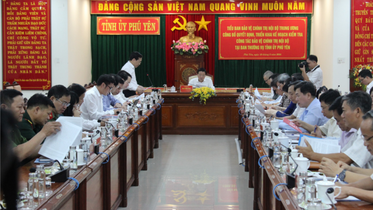 Công bố quyết định kiểm tra công tác bảo vệ chính trị nội bộ tại Ban Thường vụ Tỉnh ủy Phú Yên (10/3/2024)