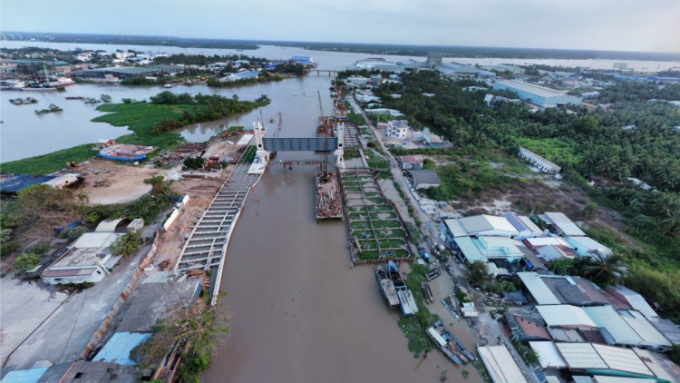 Tiền Giang: Đóng khẩn cấp cống âu kênh Nguyễn Tấn Thành để ngăn mặn(02/3/2024)