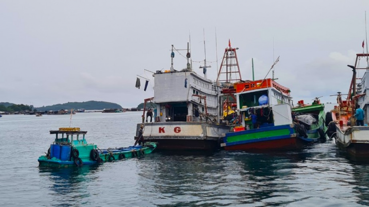 Loạt bài: Gỡ thẻ vàng EC – Những nút thắt cần gỡ<br> Bài 1: Nan giải thực trạng mất kết nối, vi phạm biển nước ngoài, nhiều tàu cá “3 không”