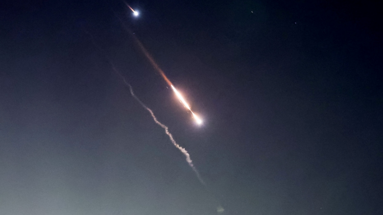 Chiến sự Trung Đông: Israel chưa quyết định biện pháp đáp trả Iran – khoảng lặng trước cơn bão (15/4/2024)