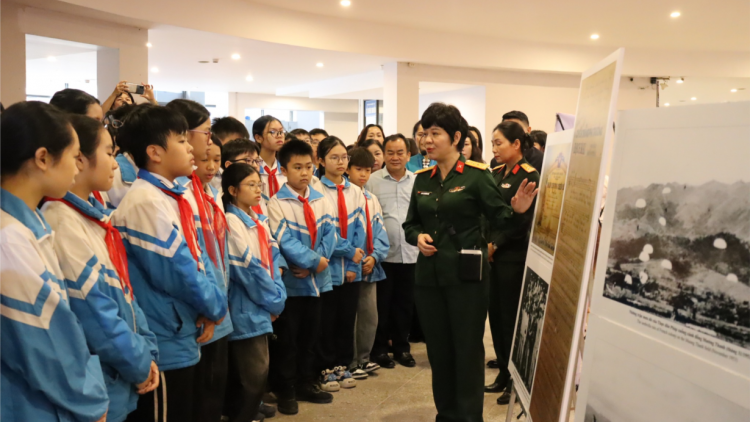 Khơi dậy tình yêu lịch sử cho học sinh bằng trải nghiệm thực tế (02/04/2024)