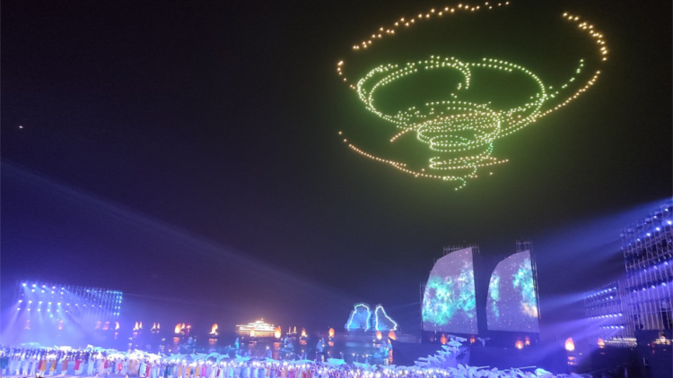 Carnaval Hạ Long 2024: Bừng sáng cùng kỳ quan (28/4/2024)