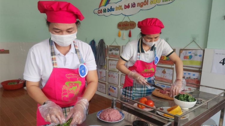 Ngày hội chế biến bữa ăn cho trẻ mầm non ở Kon Tum (06/04/2024)