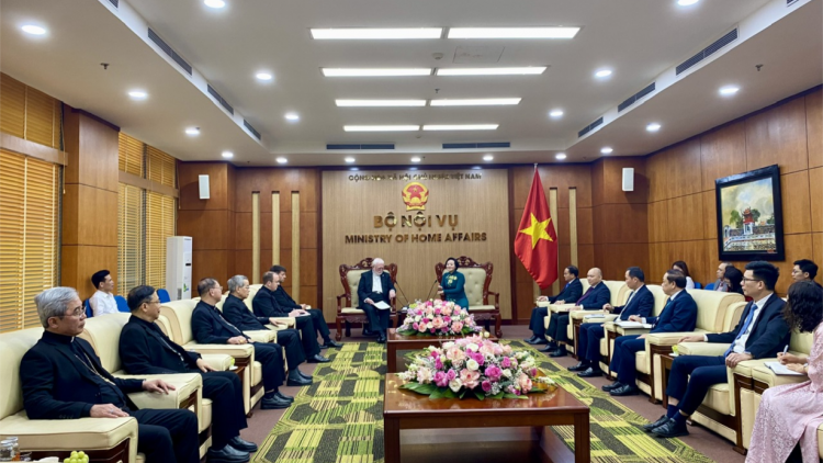 Bộ trưởng Bộ Nội vụ Phạm Thị Thanh Trà tiếp Bộ trưởng Ngoại giao Tòa thánh Vatican. (10/04/2024)