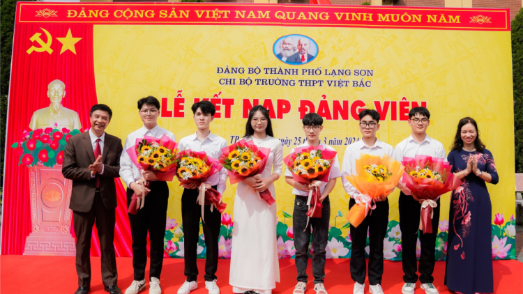 Lạng Sơn: Tự hào Đảng viên tuổi 18 (09/4/2024)