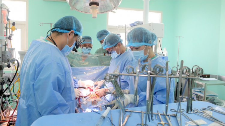 Bệnh viện Trung ương Huế xác lập 3 kỷ lục ghép tạng, cứu sống 8 bệnh nhân (06/4/2024)