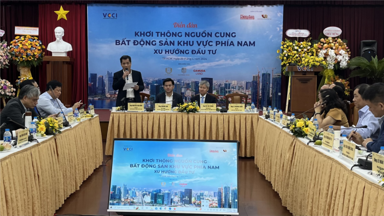 Nhà đầu tư cá nhân chưa có niềm tin vào sự phục hồi của thị trường bất động sản (25/4/2024)