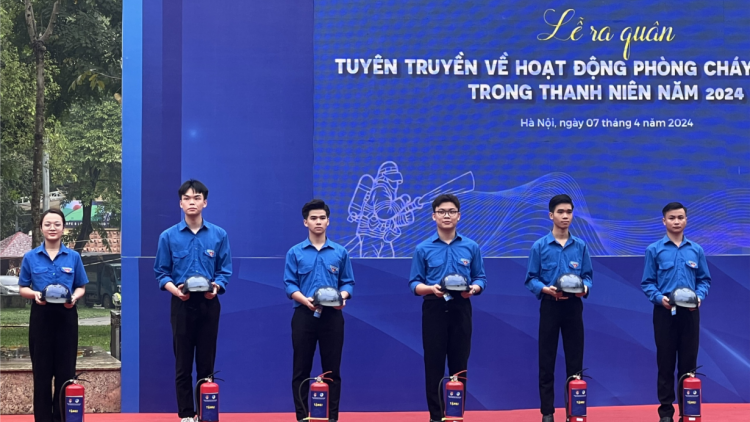 Phát động hưởng ứng “Năm an toàn giao thông 2024” và Lễ ra quân tuyên truyền về hoạt động phòng cháy, chữa cháy trong thanh niên (07/04/2024)
