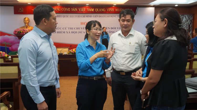 Công nhân “chạy luật”, muốn nghỉ việc sớm để rút BHXH một lần (11/05/2024)