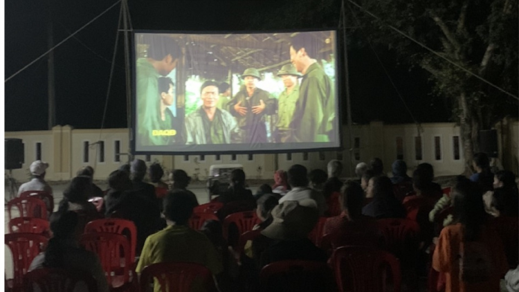 Chiếu phim về Bác Hồ phục vụ bà con vùng cao Thừa Thiên Huế (14/05/2024)